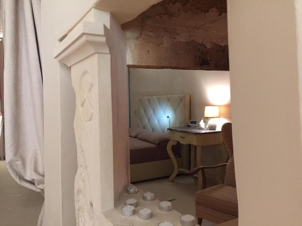 莱切Palazzo De Carlo E Il Parco Dei 7 Pozzi住宿加早餐旅馆 外观 照片