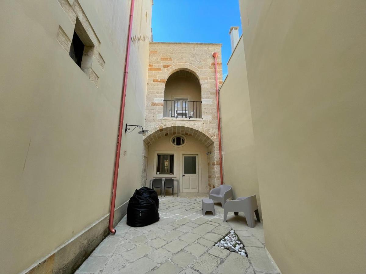 莱切Palazzo De Carlo E Il Parco Dei 7 Pozzi住宿加早餐旅馆 外观 照片