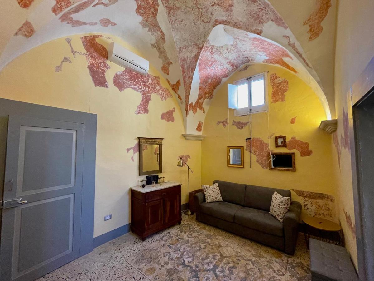 莱切Palazzo De Carlo E Il Parco Dei 7 Pozzi住宿加早餐旅馆 外观 照片
