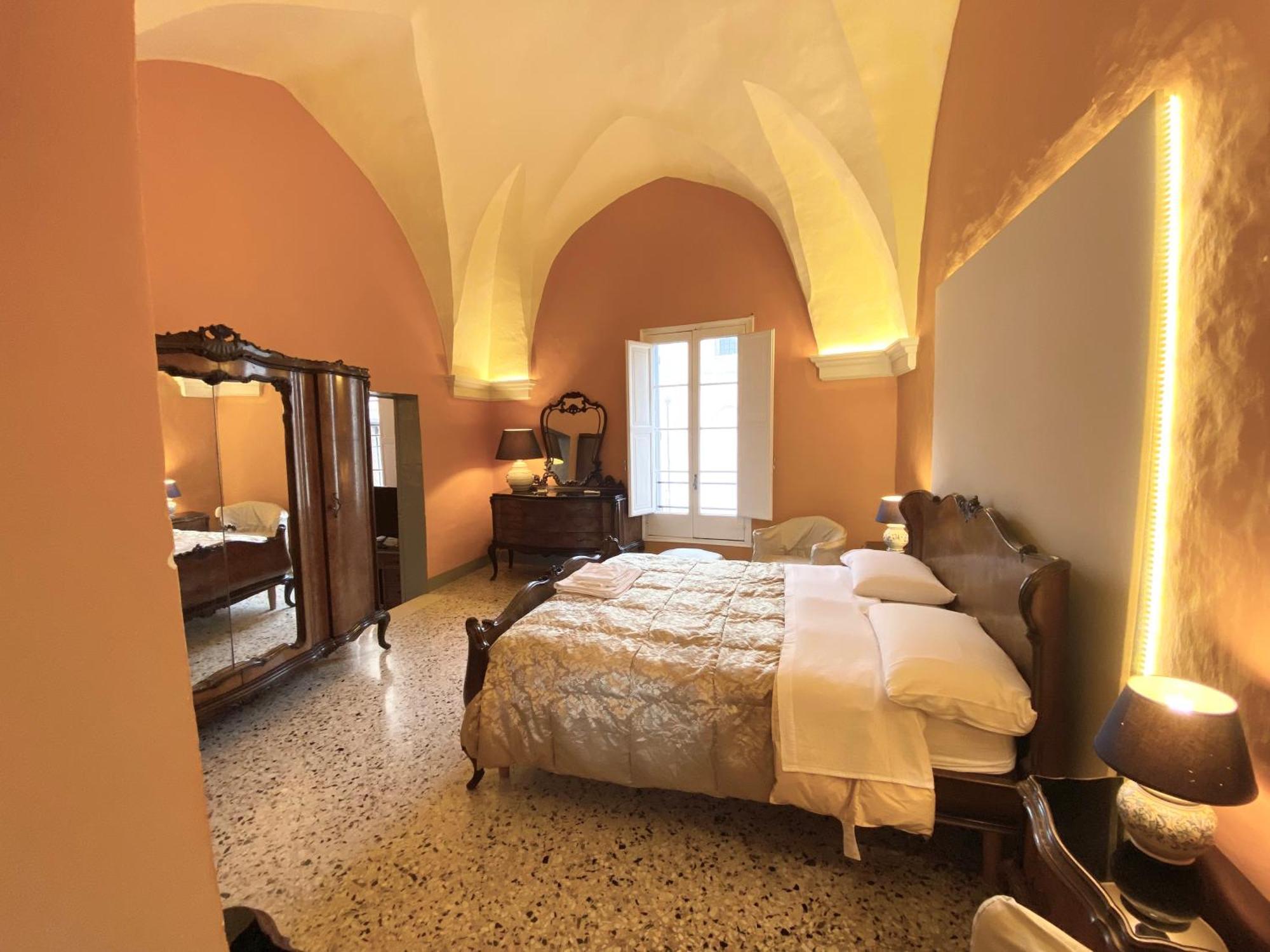 莱切Palazzo De Carlo E Il Parco Dei 7 Pozzi住宿加早餐旅馆 外观 照片